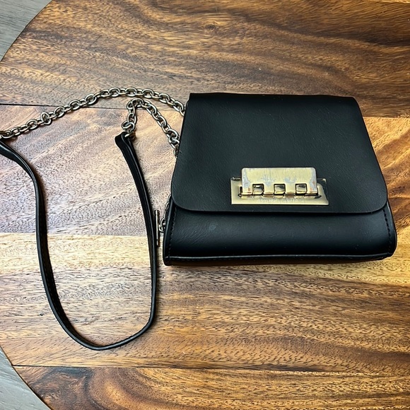 ZAC POSEN SMALL BLACK LEATHER & METAL CHAIN CROSSBODY SHOULDER BAG - Picture 1 of 16